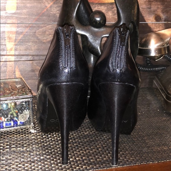 Comfy, Sexy dress up or down heels - Picture 2 of 7